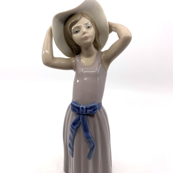 Lladro Art Vintage Lladro Coy Girl With Straw Hat Porcelain